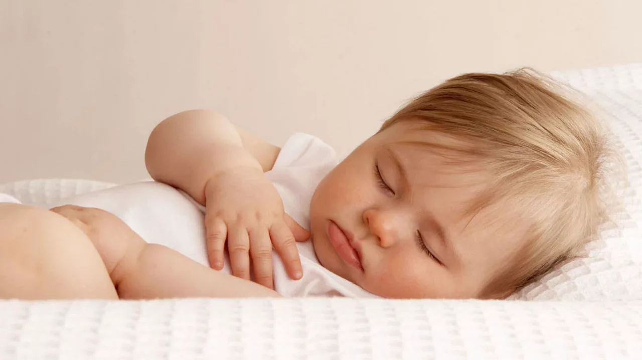 Sleep Patterns: When Do Babies Sleep 7pm to 7am Naturally?